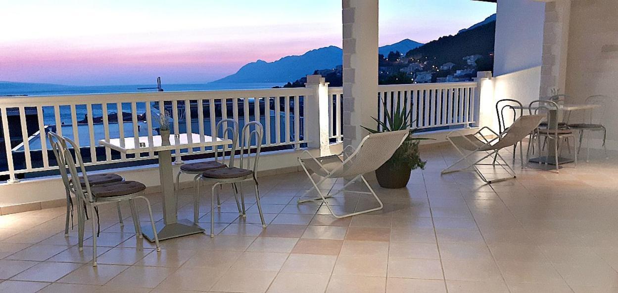 Apartments Villa Bonaca Baška Voda Buitenkant foto
