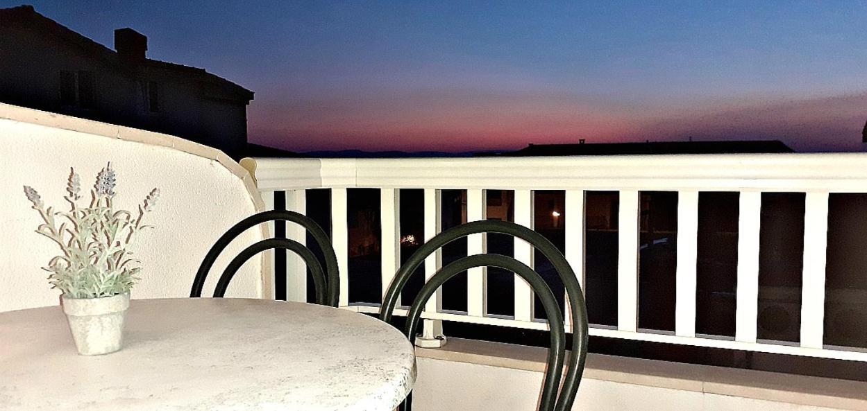 Apartments Villa Bonaca Baška Voda Kamer foto