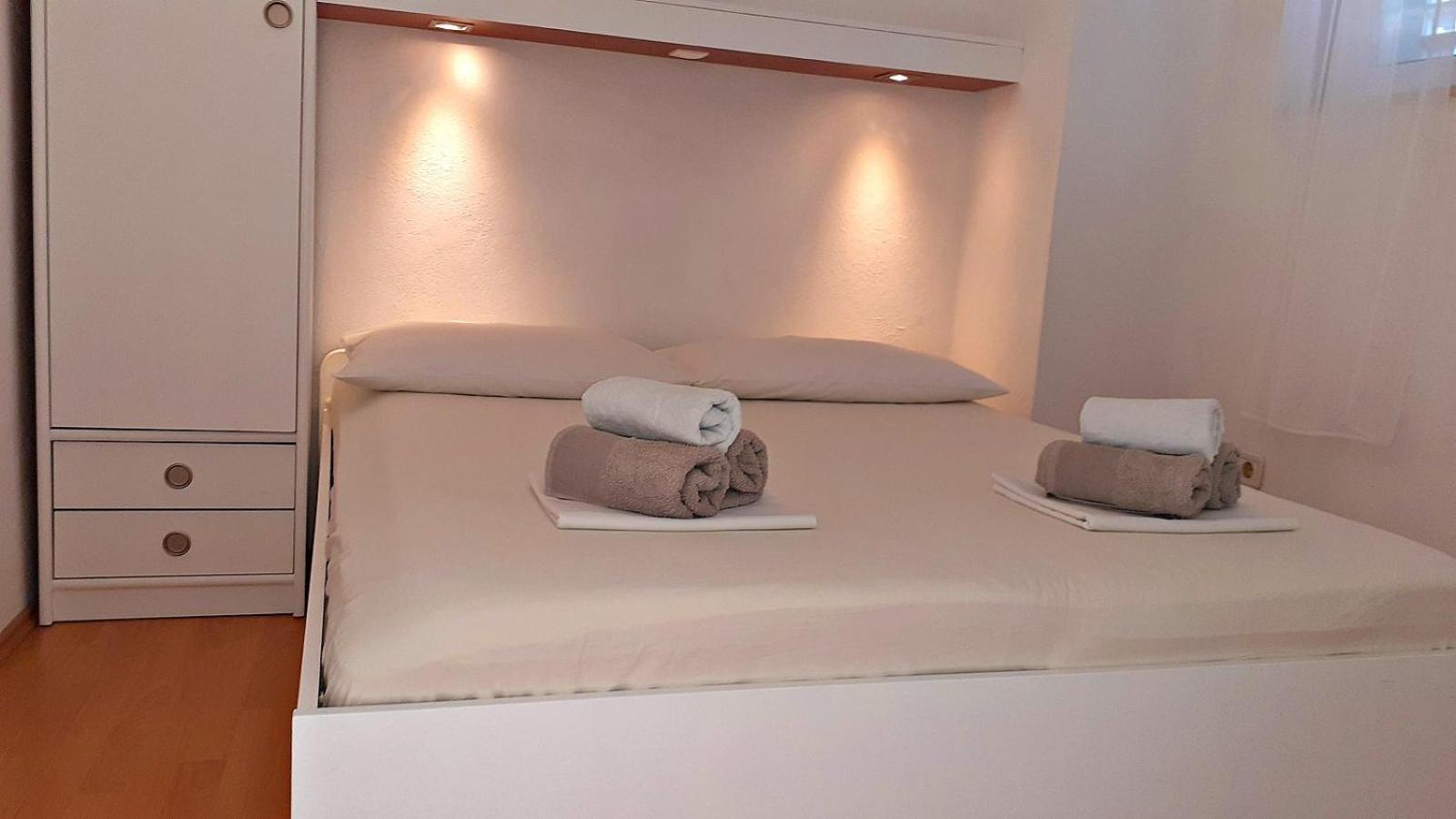 Apartments Villa Bonaca Baška Voda Kamer foto