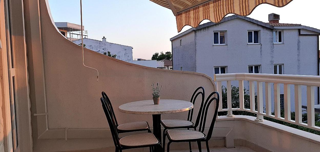 Apartments Villa Bonaca Baška Voda Kamer foto