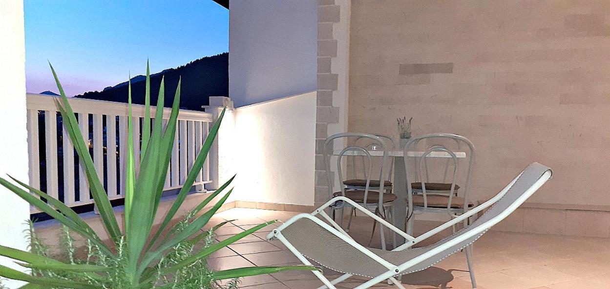 Apartments Villa Bonaca Baška Voda Kamer foto