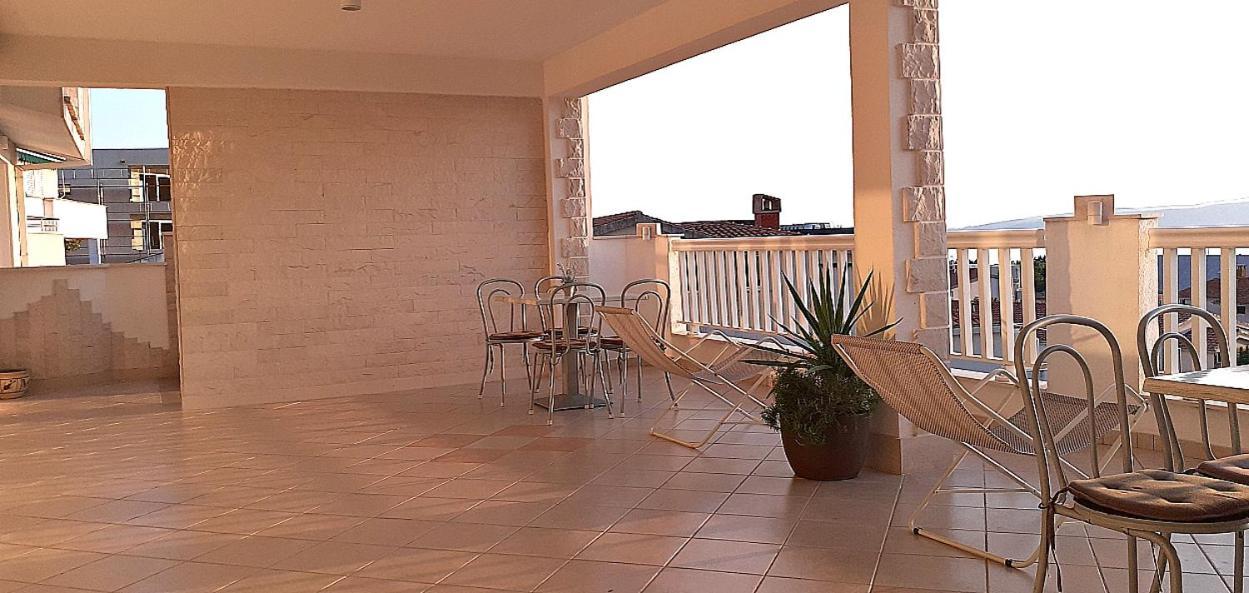 Apartments Villa Bonaca Baška Voda Kamer foto