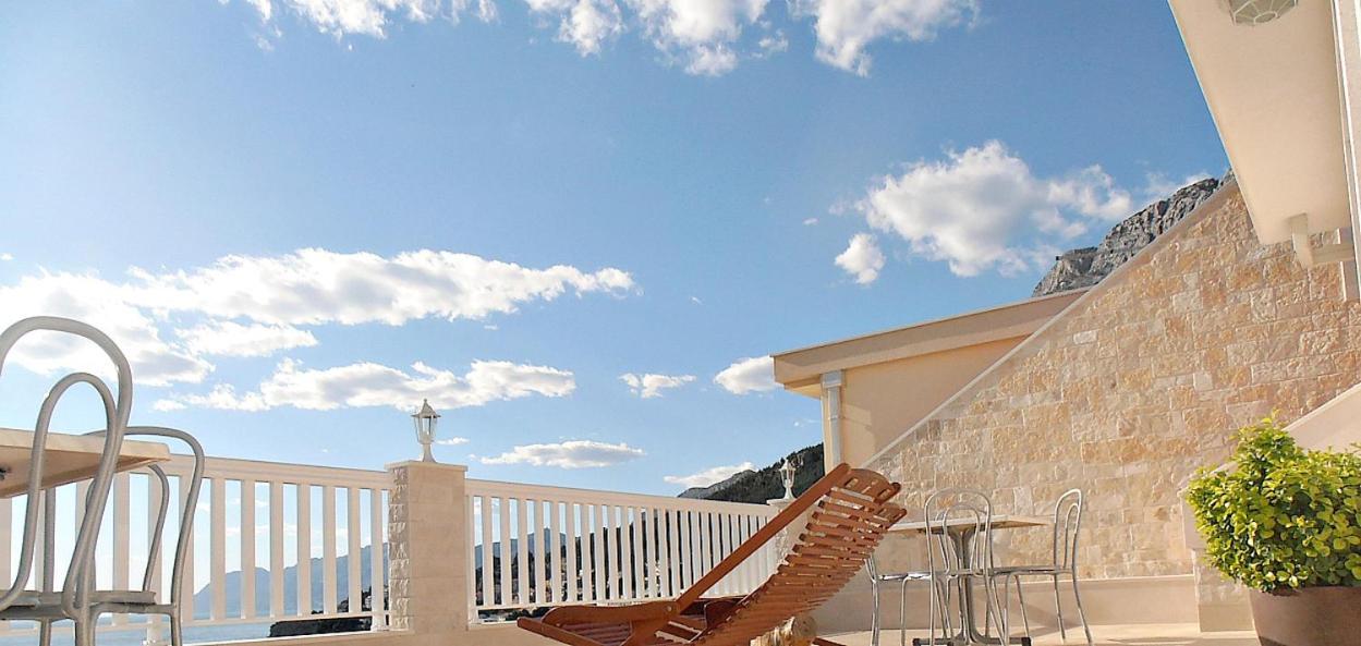 Apartments Villa Bonaca Baška Voda Buitenkant foto